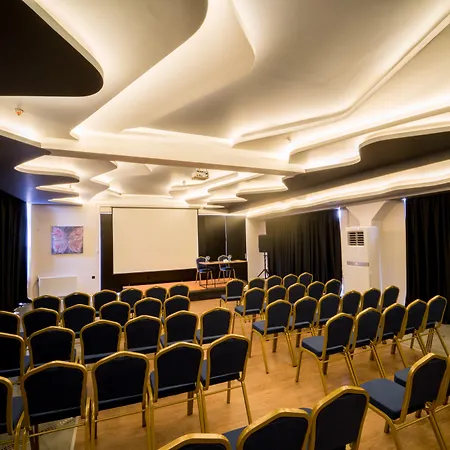 The Loft Szálloda 2*