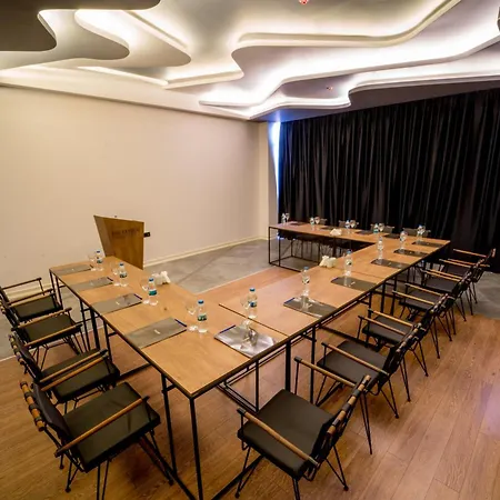 Ξενοδοχείο The Loft 2*